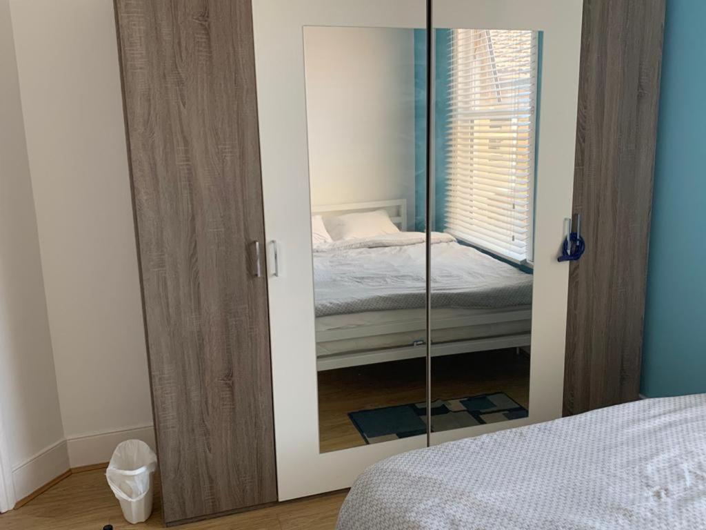 03 Bedroom Apartment-Self Check In ロンドン エクステリア 写真